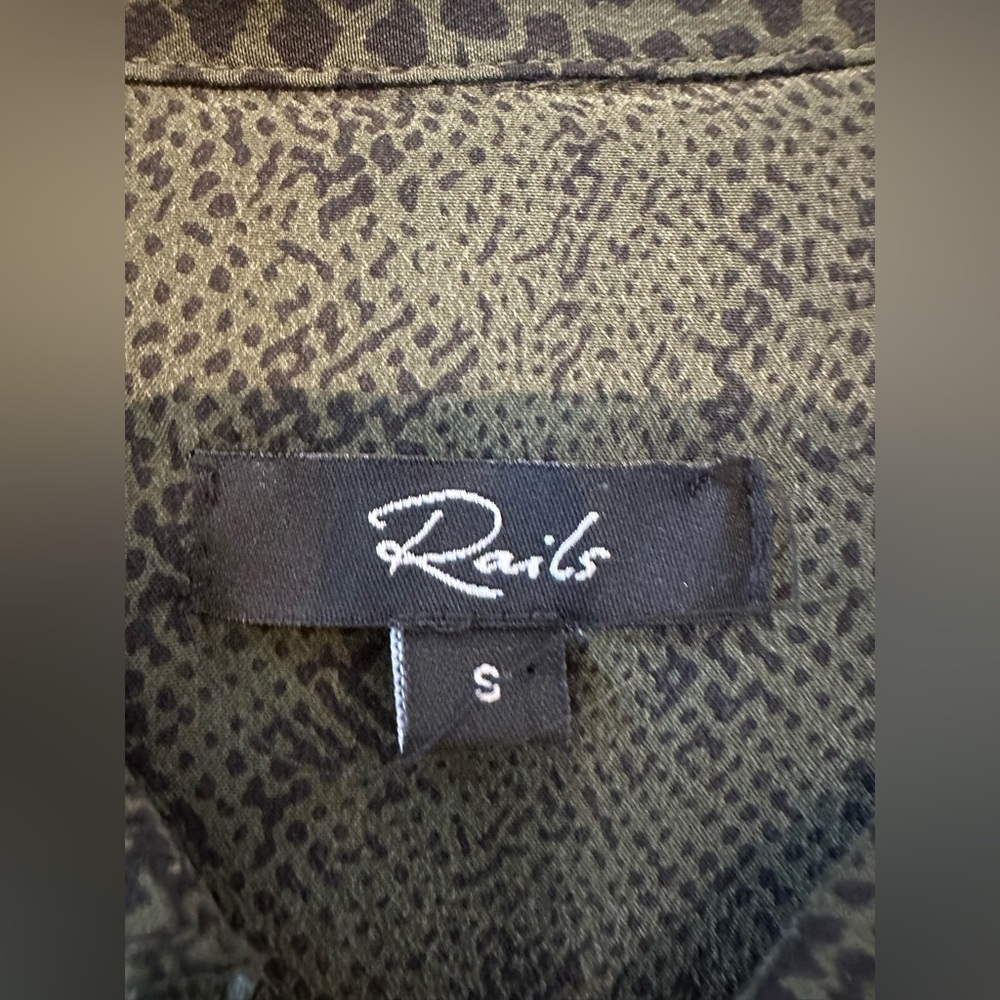 RAILS SILK KATE GREEN PYTHON BLOUSE - Picture 8 of 9